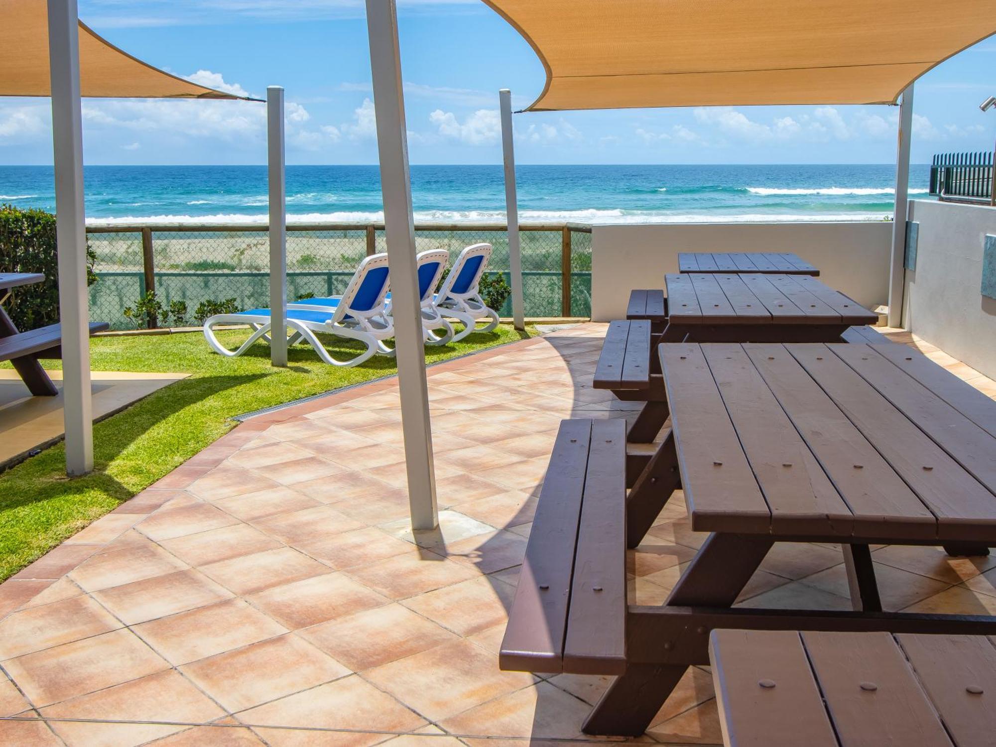 Breakers North Absolute Beachfront Apartments - Official Gold Coast Bagian luar foto