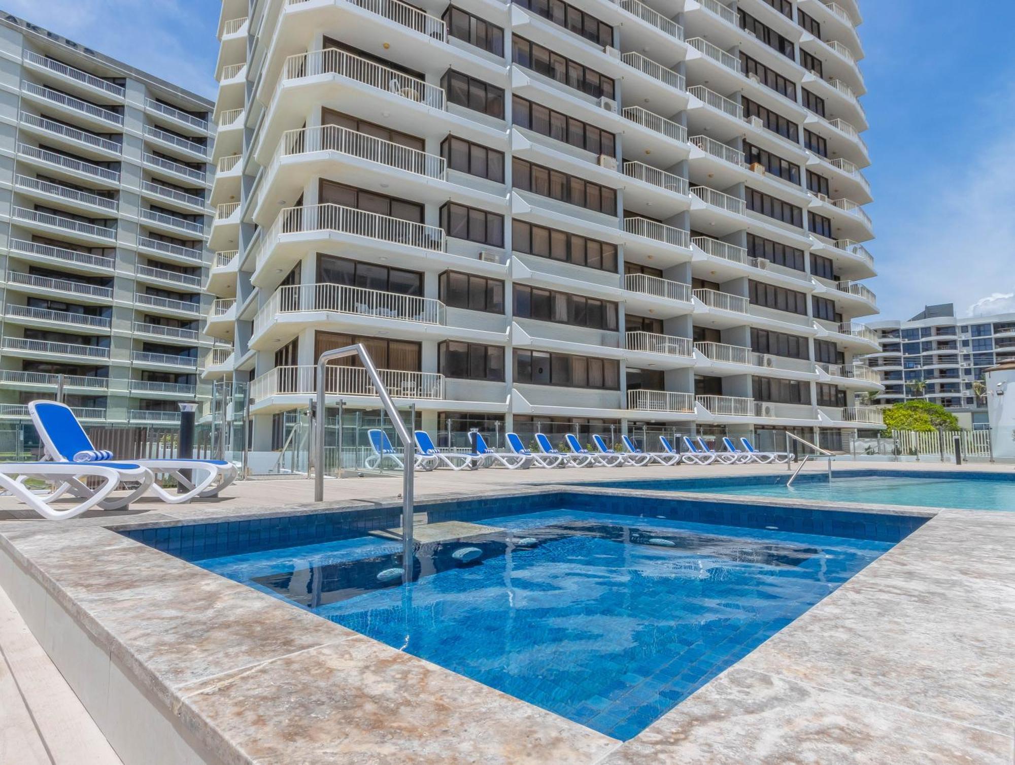 Breakers North Absolute Beachfront Apartments - Official Gold Coast Bagian luar foto