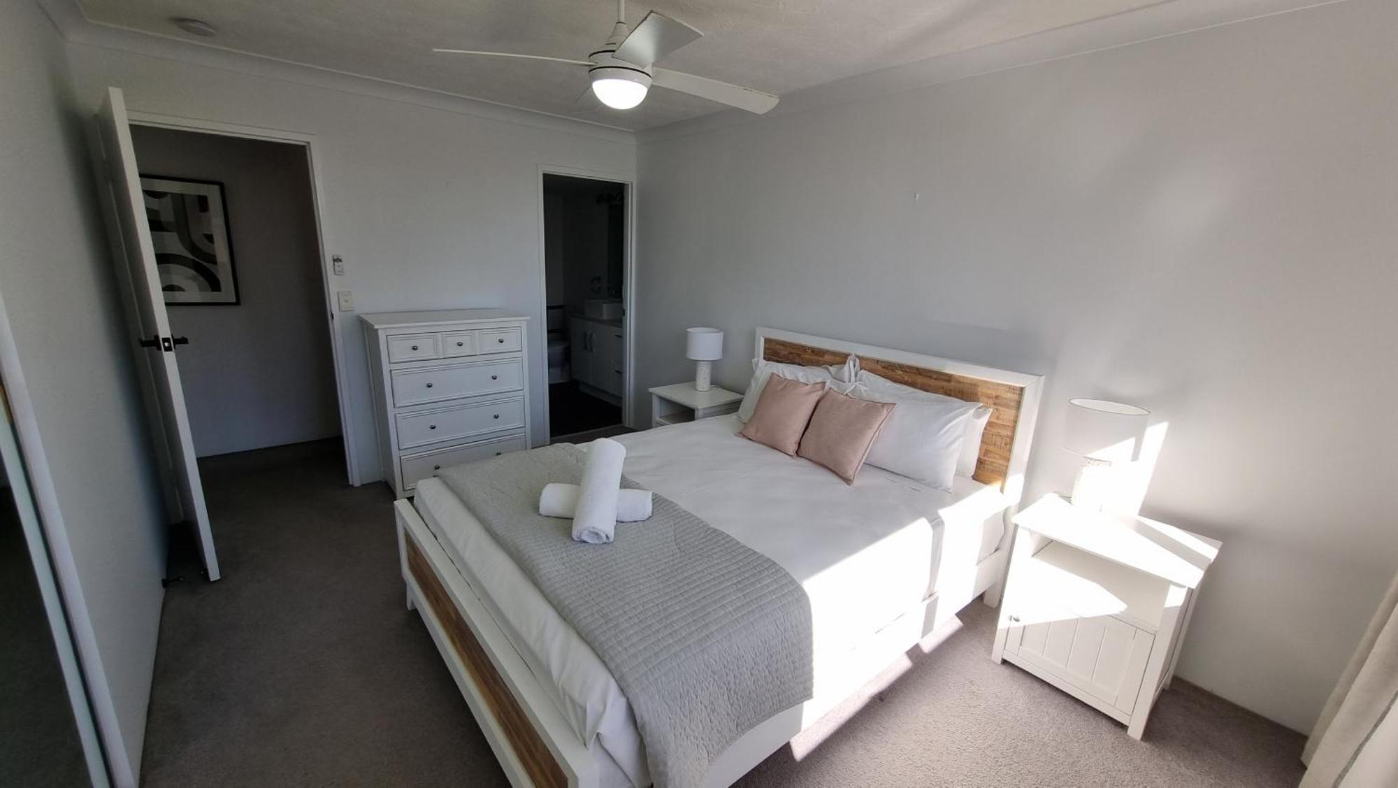 Breakers North Absolute Beachfront Apartments - Official Gold Coast Bagian luar foto